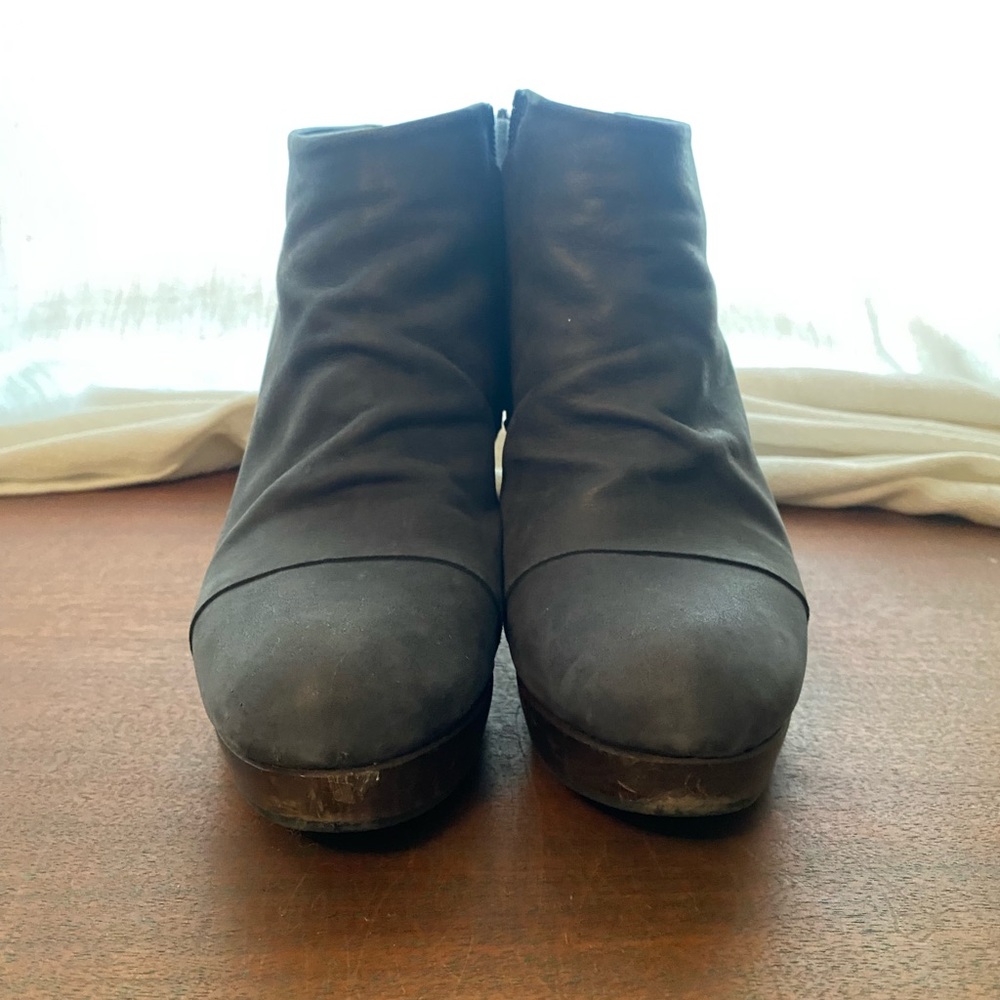 Elegant Black Ankle Boot